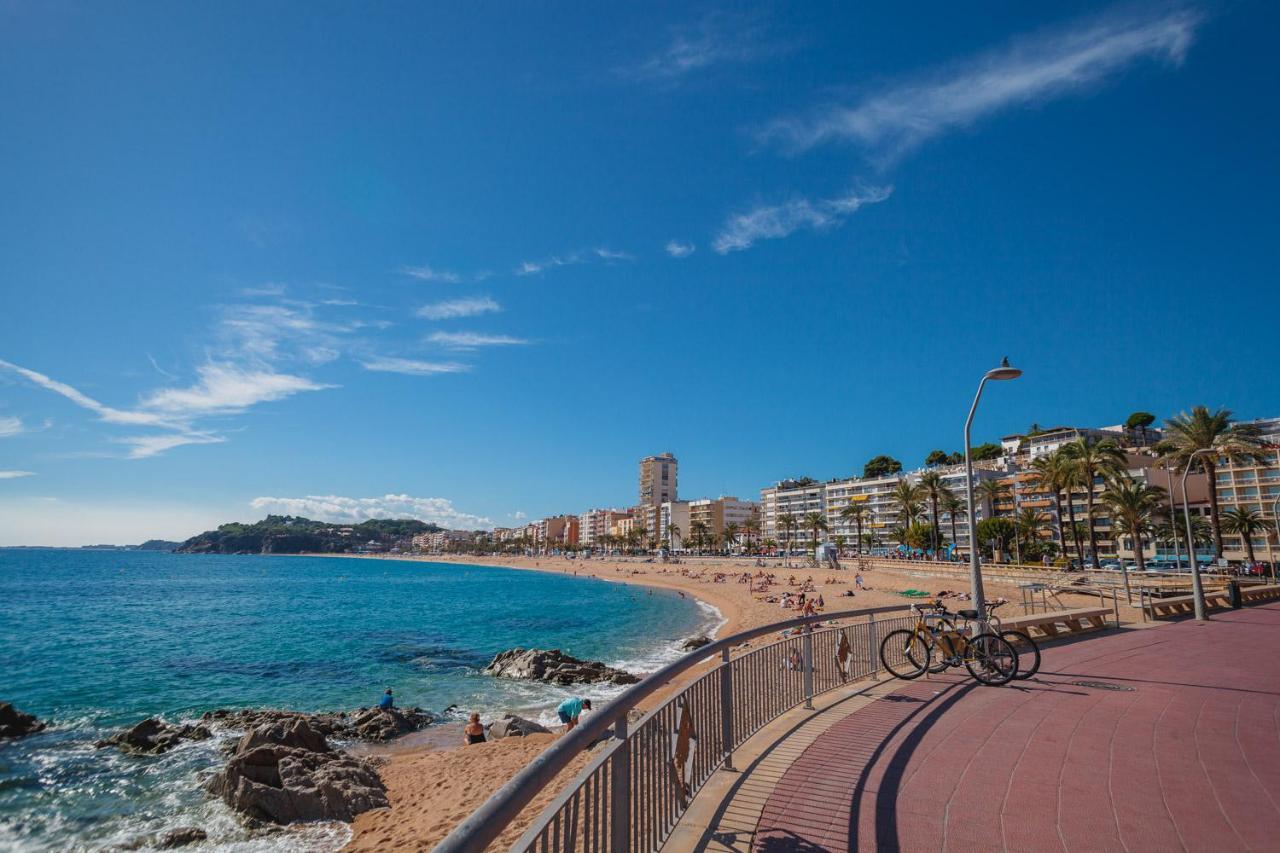 Fantastic 3 Bedroom Apartment, 300M To The Sea Lloret de Mar Exterior photo