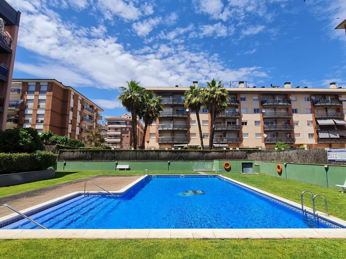 Fantastic 3 Bedroom Apartment, 300M To The Sea Lloret de Mar Exterior photo