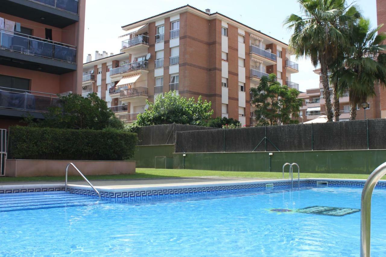 Fantastic 3 Bedroom Apartment, 300M To The Sea Lloret de Mar Exterior photo